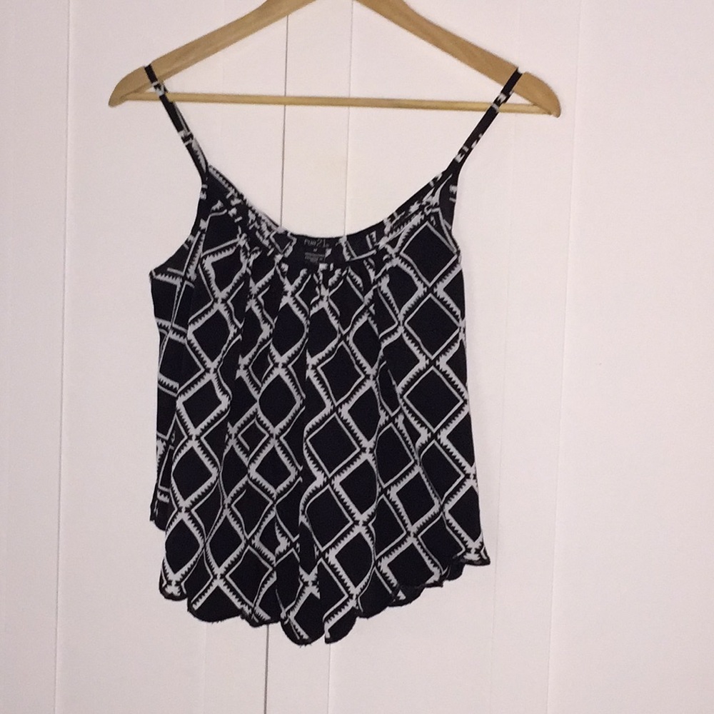 FREE GIFT. Rue21 Top - Picture 2 of 5